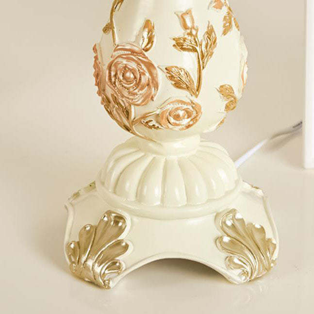 European Retro Carved Resin Fabric Alloy Lamp — A / Remote Control Switch / 110V-120V For US/CA