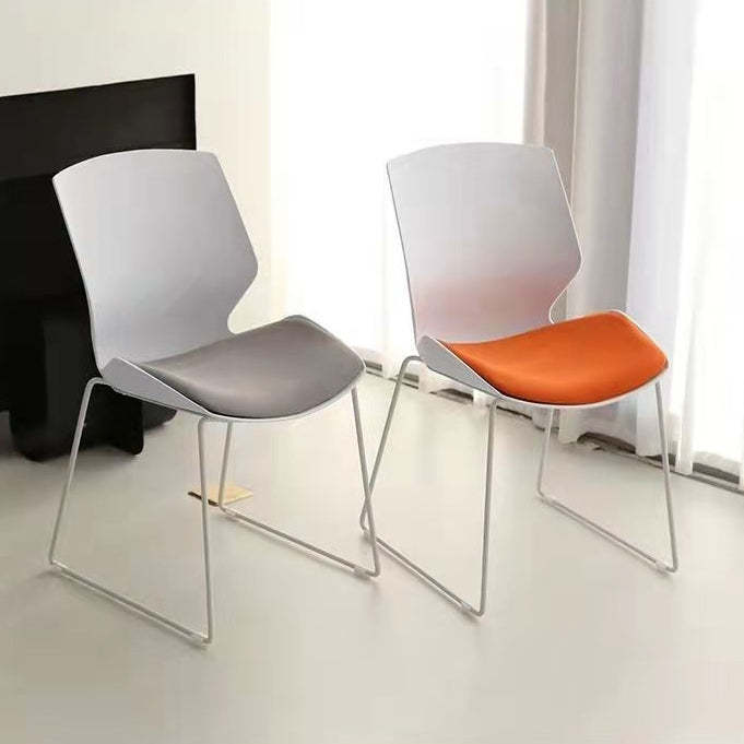 Scandinavian Curved Plastic Steel Desk Chair — Black