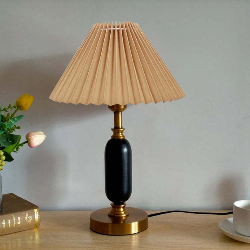 Retro Pleated Column Table Lamp