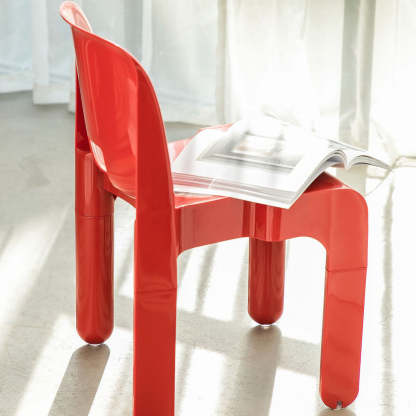 Minimalist Plastic Dining Chair — Red