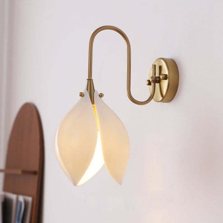 Retro Ceramic Magnolia Flower Iron Wall Sconce