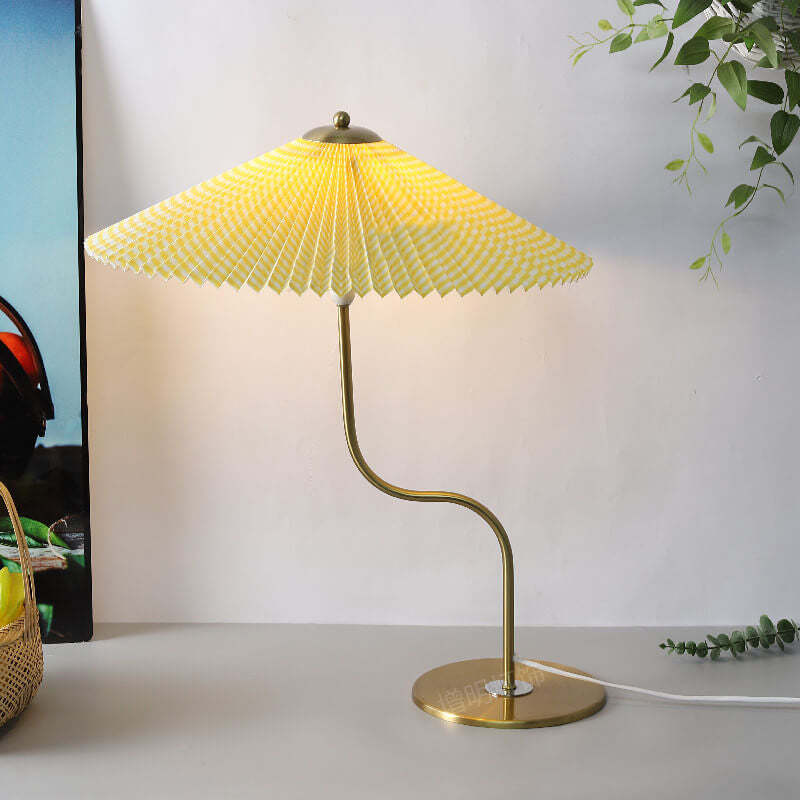 Retro Pleated Umbrella Table Lamp