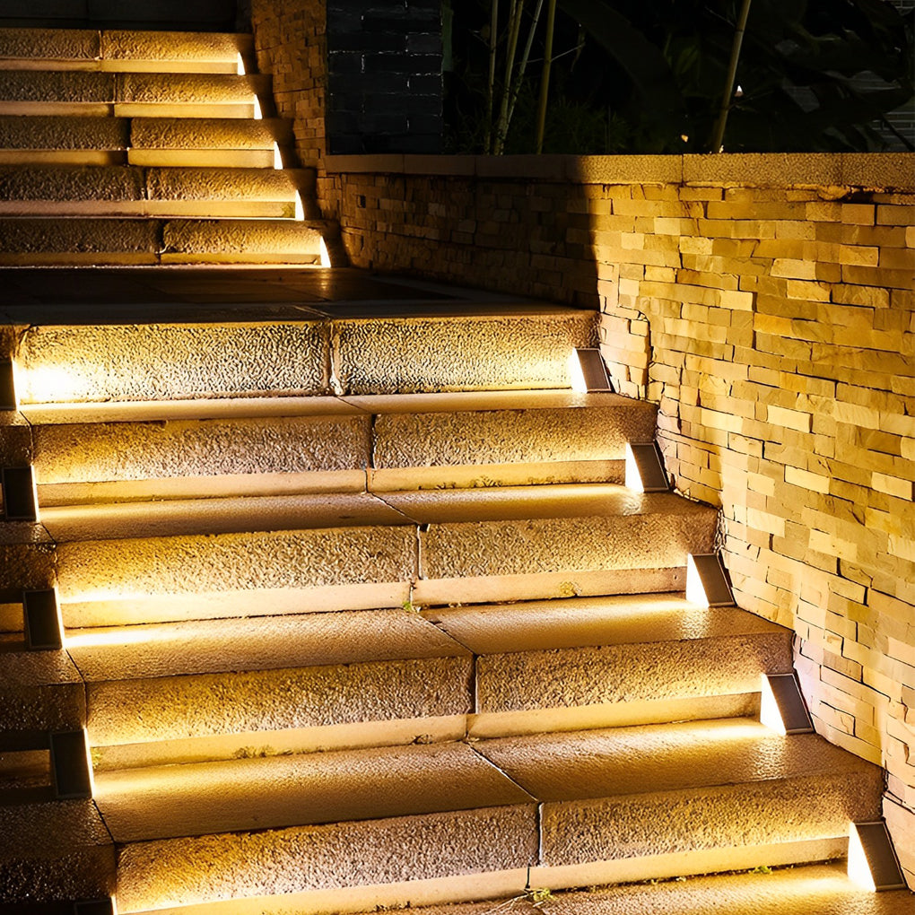 Triangle Wire-Free LED Solar Modern Step Light