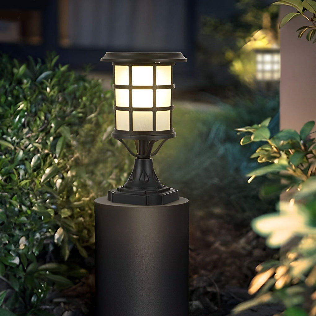 Modern fence round black outdoor post lights in metal — Solar