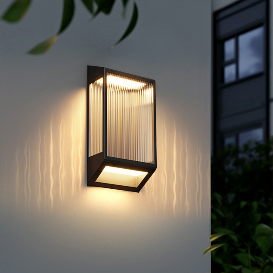 Vertical Ripped Acrylic LED Wall Lamp