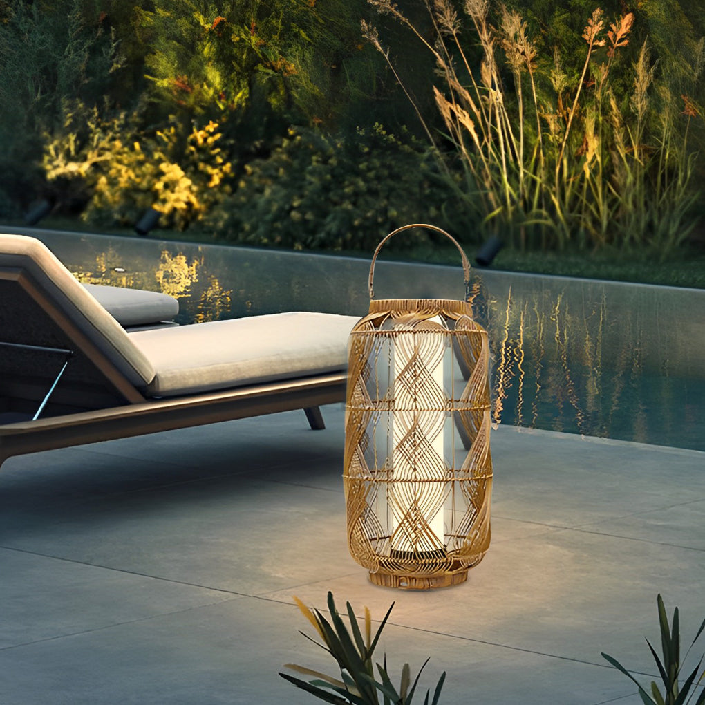 Rattan Retro European Portable Solar Floor Lamp