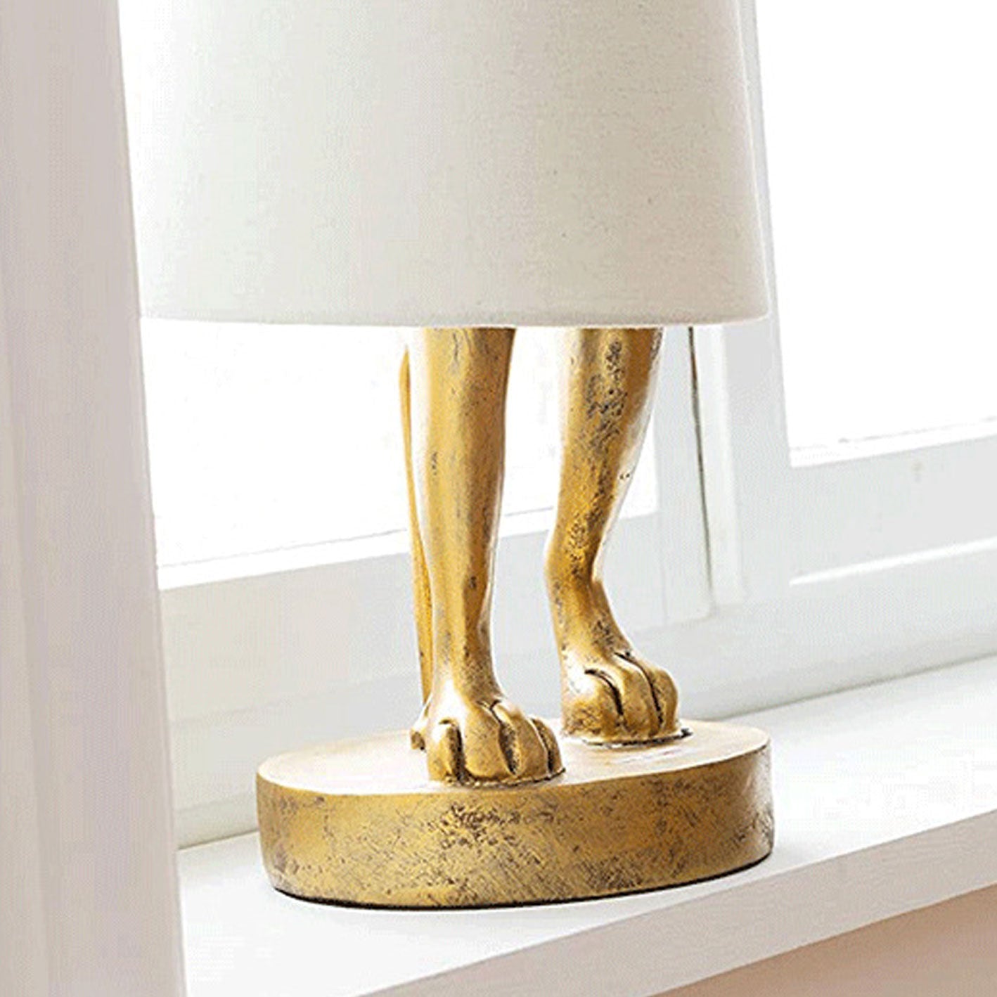 Nordic Apron Rabbit Resin Table Lamp