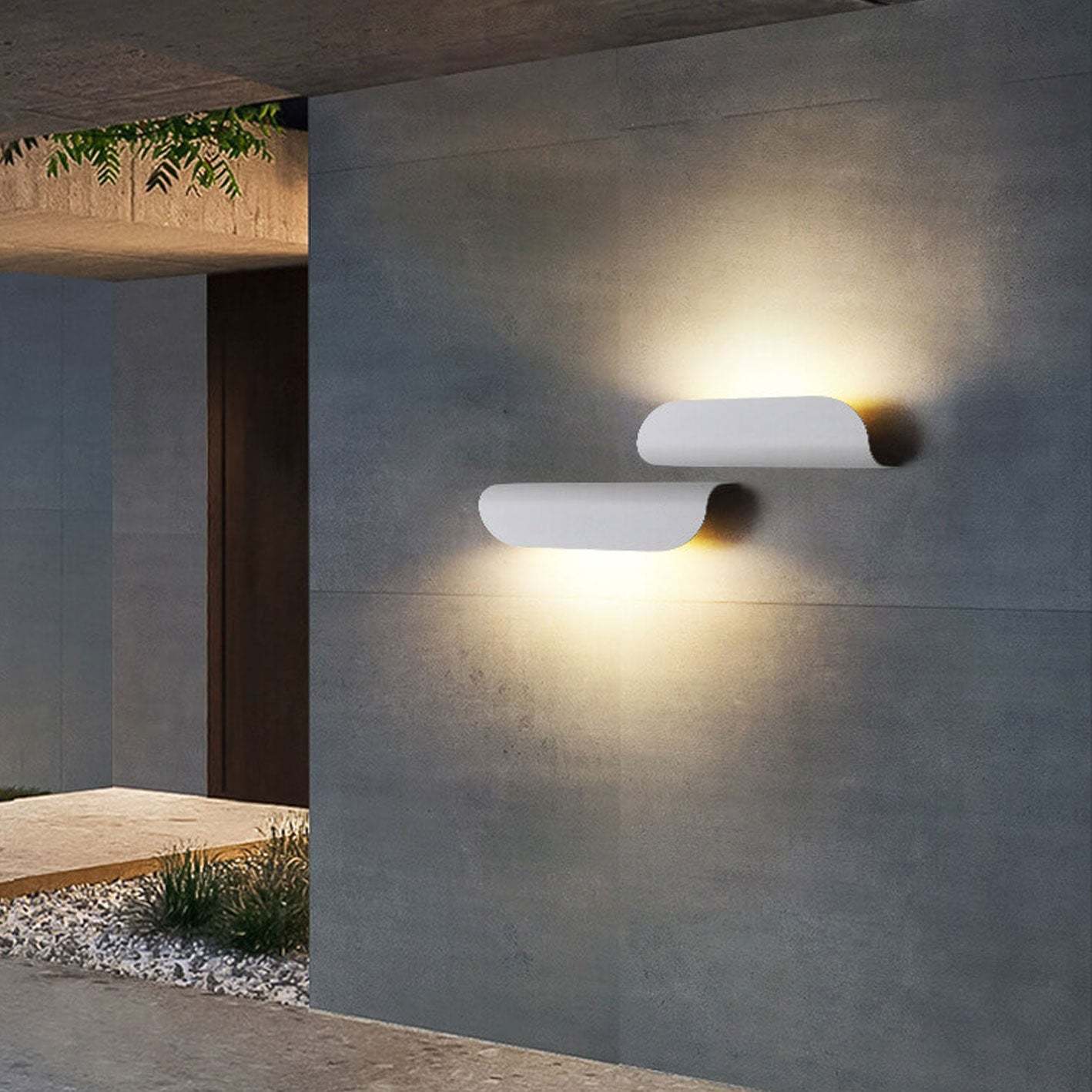 Modern Outdoor Curved LED Garden Wall Sconce