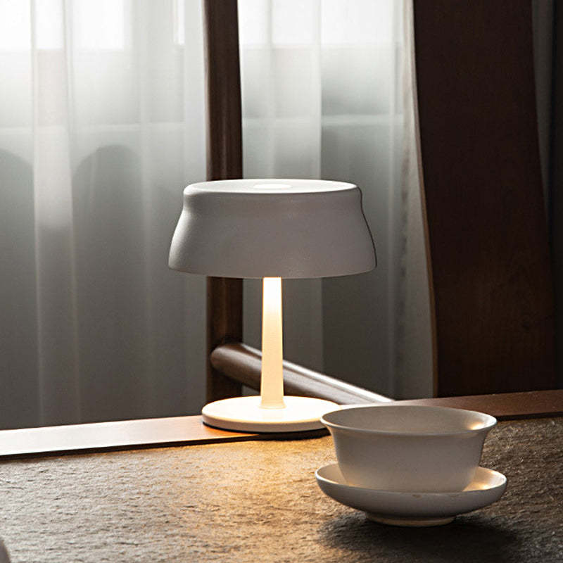 Aluminum Touch Battery-Operated LED Table Lamp