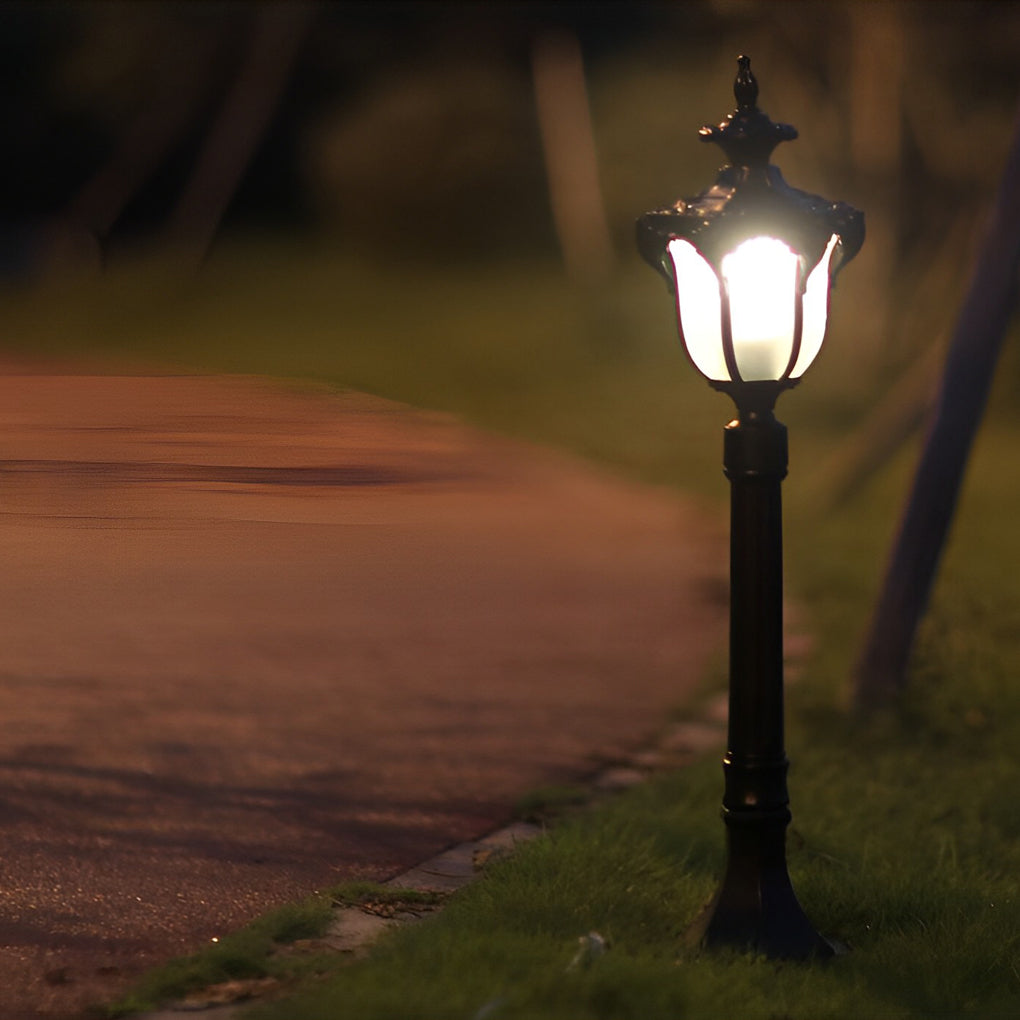 Traditional European-Style LED Outdoor Pathway Lamp Post - Durable & Waterproof-Lighom