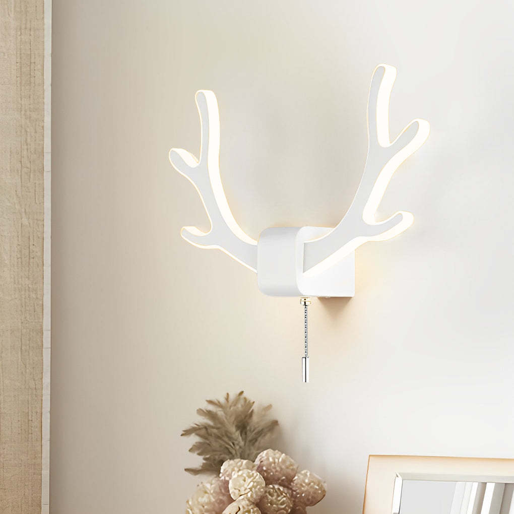 Antler Iron Nordic Pull-Switch Wall Lamp