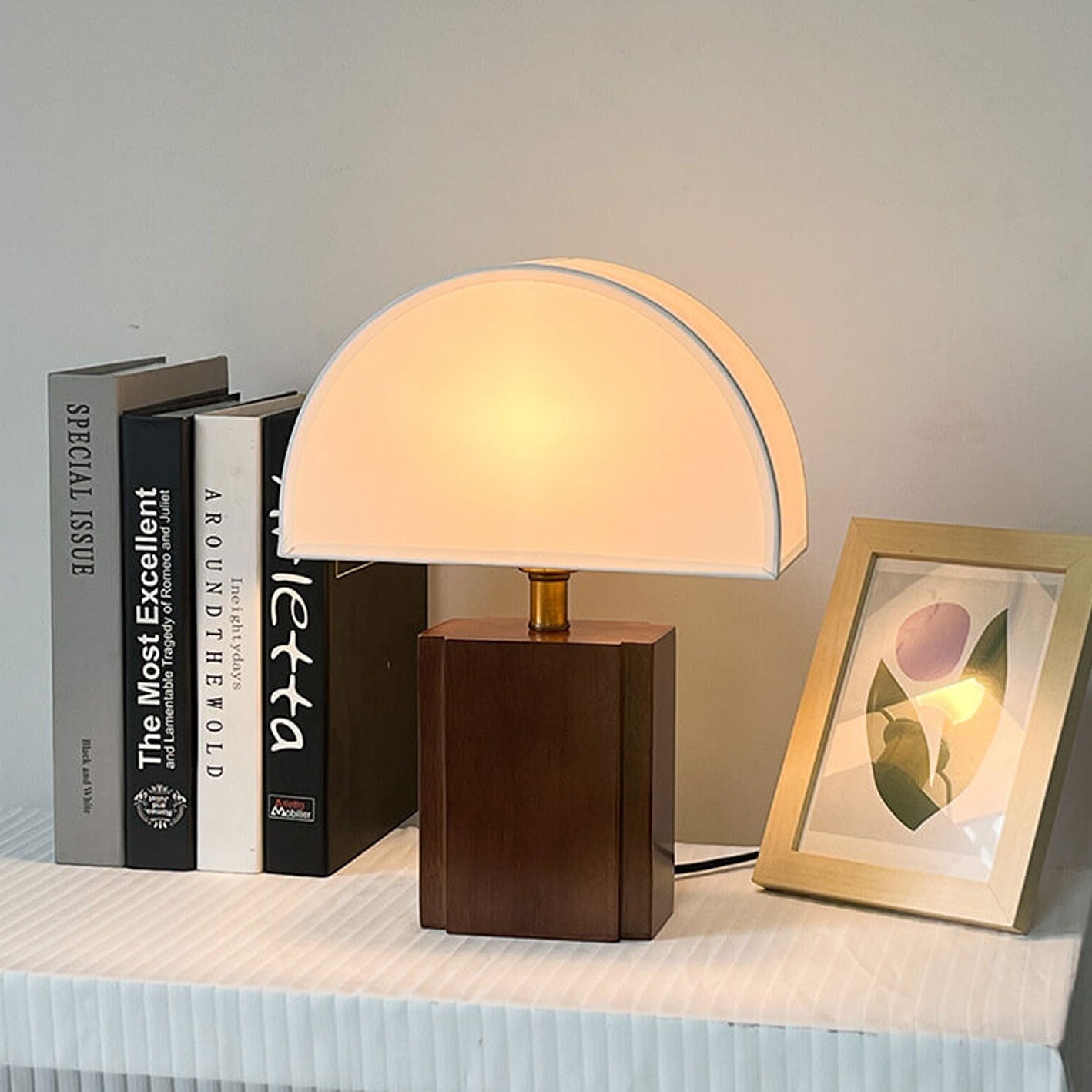 Vintage Semicircle Fabric Wooden Base Lamp — 110V-120V For US/CA
