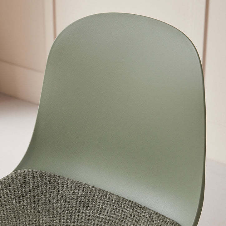 Minimalist Plastic Dining Chair — White