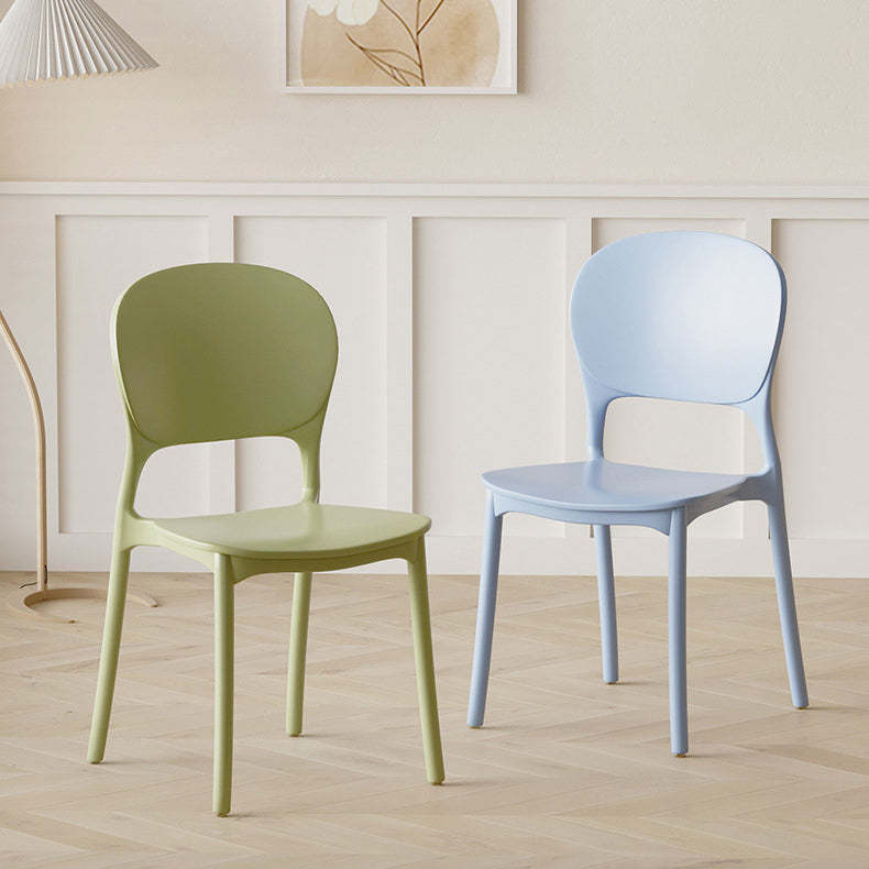 Minimalist Plastic Dining Chair — Gray