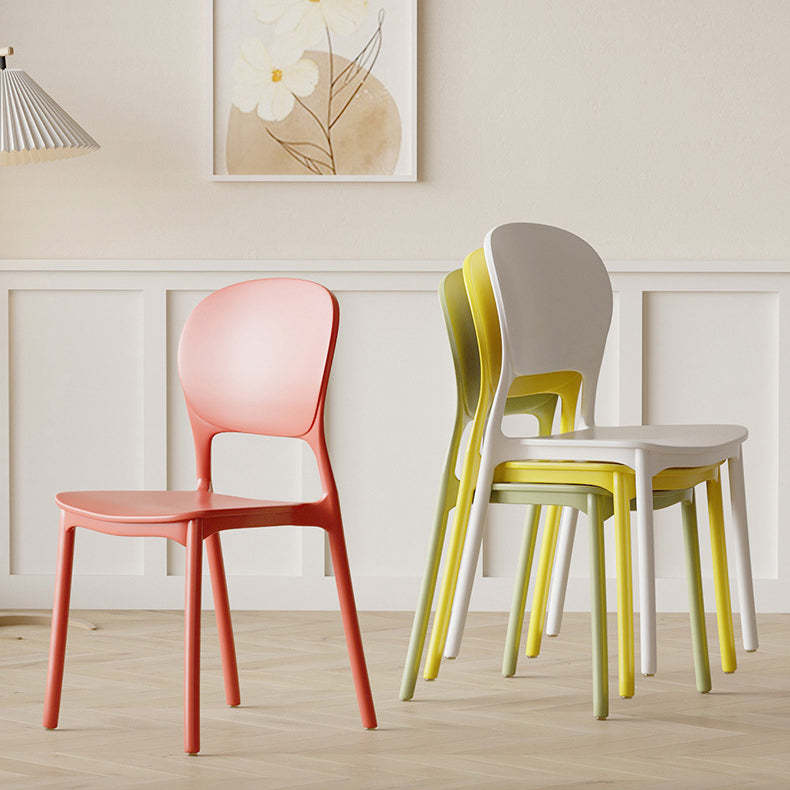 Minimalist Plastic Dining Chair — Black