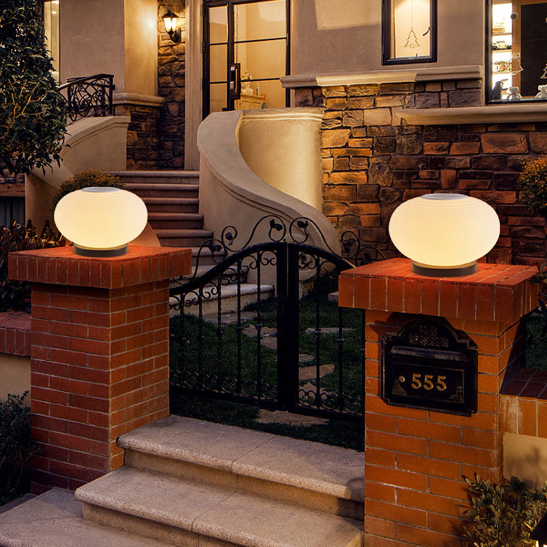 Minimalist Oval LED Solar Outdoor Light