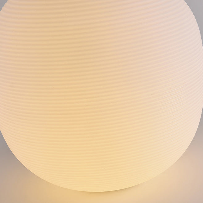 Minimalist Oval LED Solar Outdoor Light