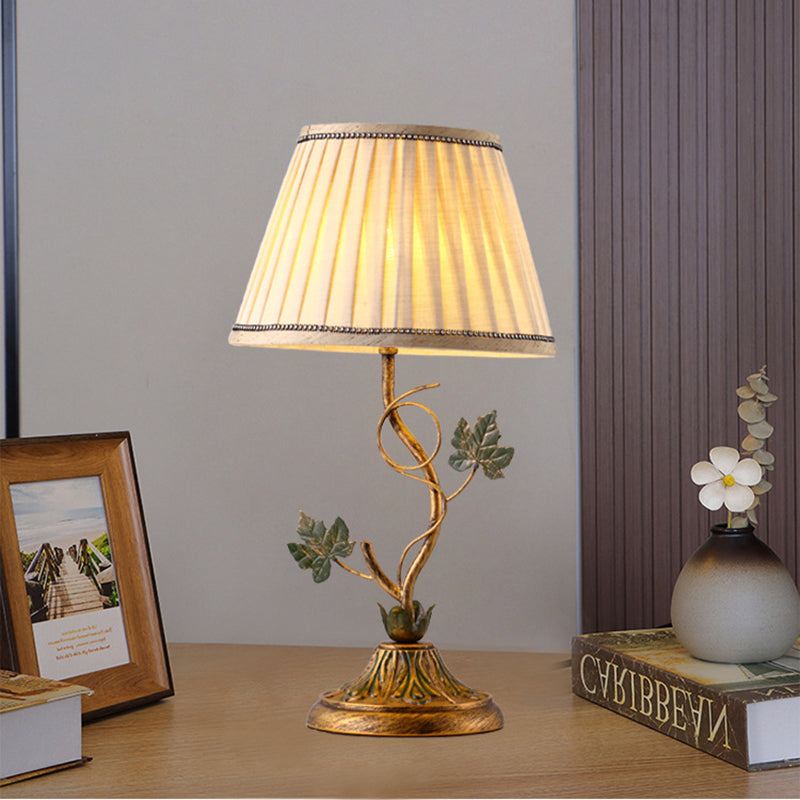 Traditional Farmhouse Fabric Iron Leaf Curved Lamp