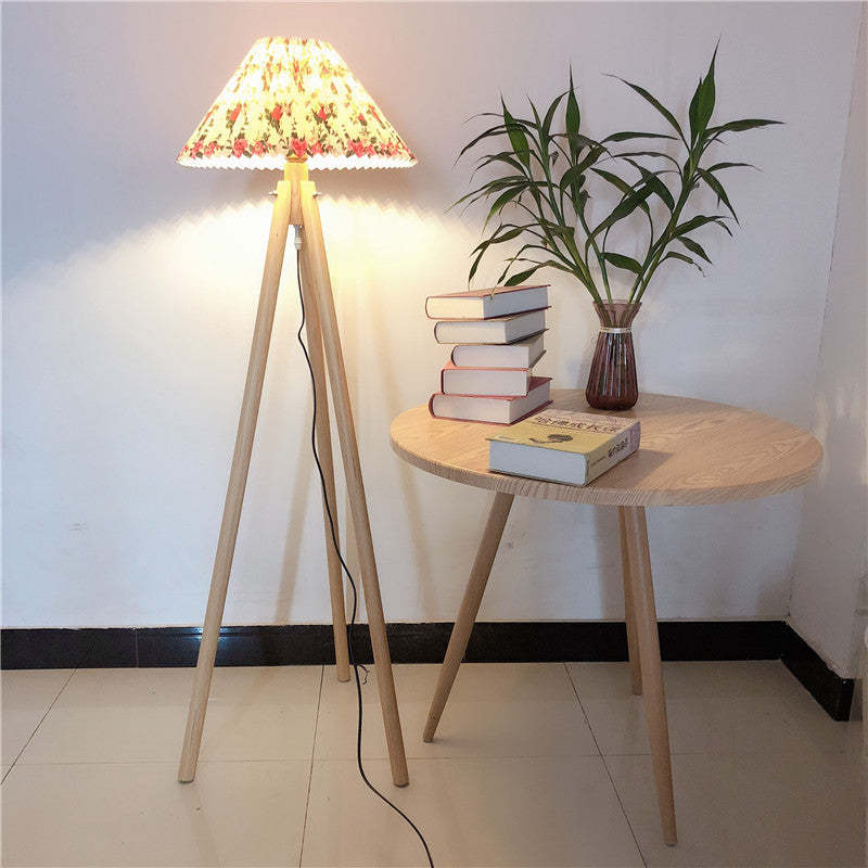 Nordic Wood Fabric Pleated Tripod Floor Lamp — Printed / Non-Detachable / 110V-120V For US/CA