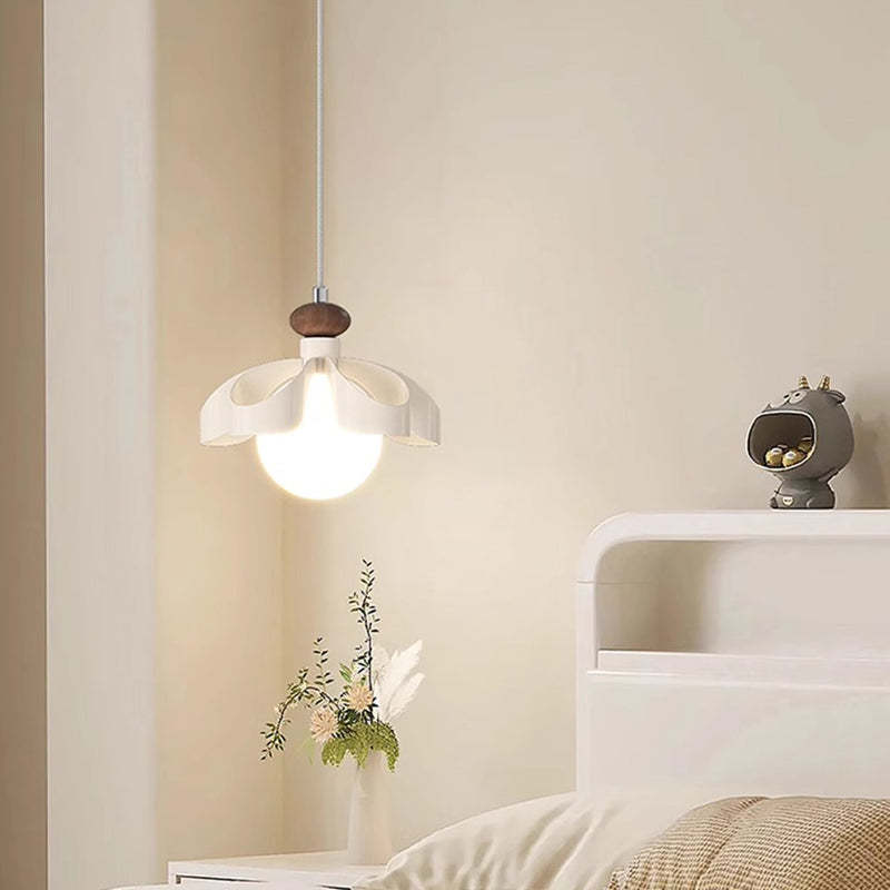 Nordic Cream Flower Iron Orb Chandelier