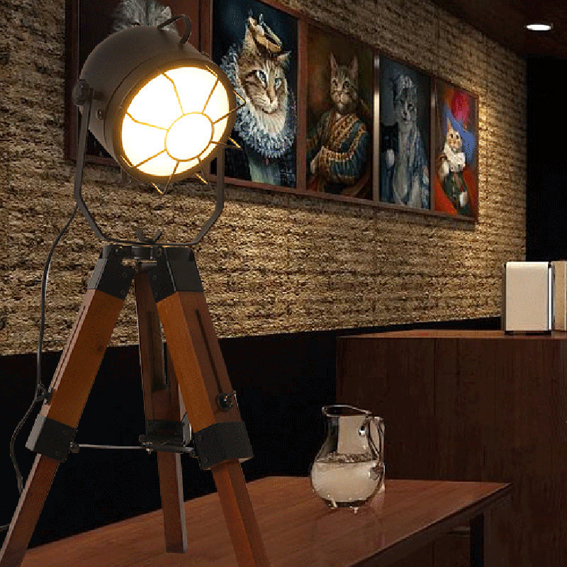 Wood iron tripod cylinder table lamps - traditional — 220V-240V (UK/AU