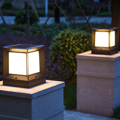 Minimalist Solar Square Aluminum Acrylic LED Post Light — 3V / Warm Light (3000K)