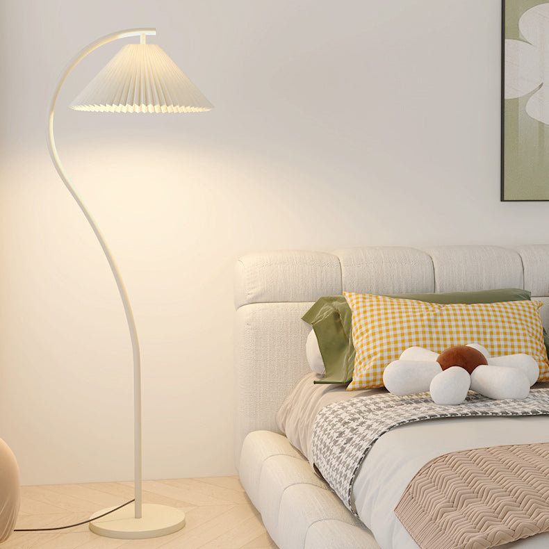 Minimalist Pleated Fabric Iron Floor Lamp