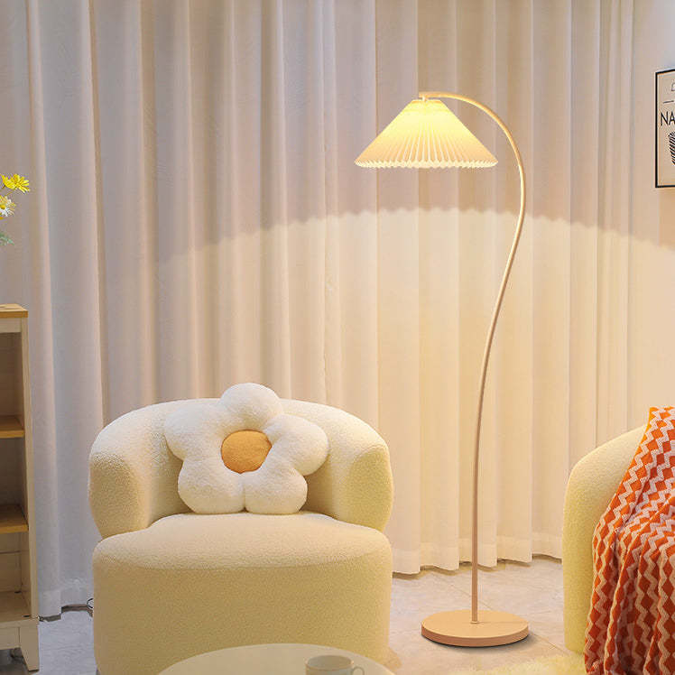 Minimalist Pleated Fabric Iron Floor Lamp