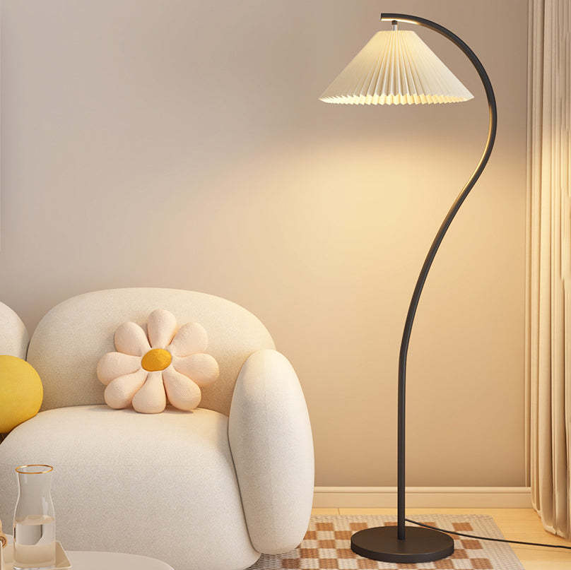 Minimalist Pleated Fabric Iron Floor Lamp