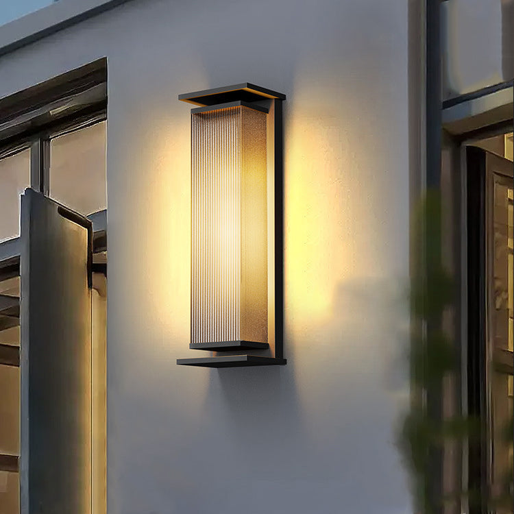 Minimalist stripe outdoor wall lighting in steel — Medium