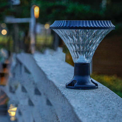 Minimalist Solar Diamond Round LED Outdoor Light