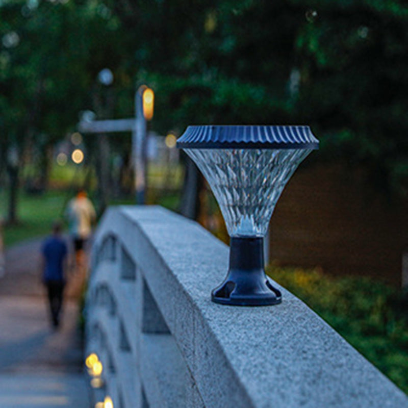 Minimalist Solar Diamond Round LED Outdoor Light