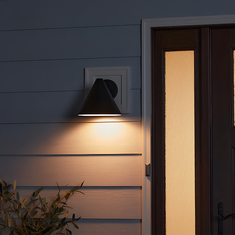 Geometric cone iron outdoor wall lighting for outdoor space — 220V-240V (UK/AU
