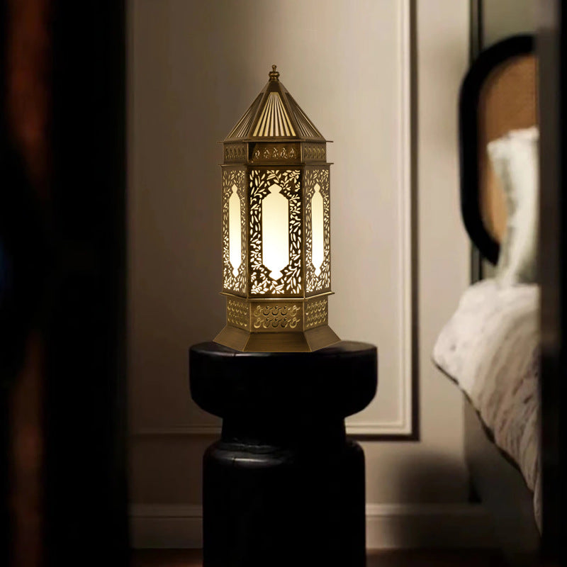 Chinese Hollow Carved Palace Zinc Alloy Table Lamp