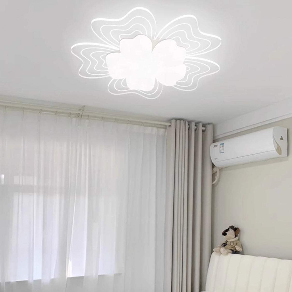 Modern Flower Metal Acrylic LED Semi-Flush Ceiling Light