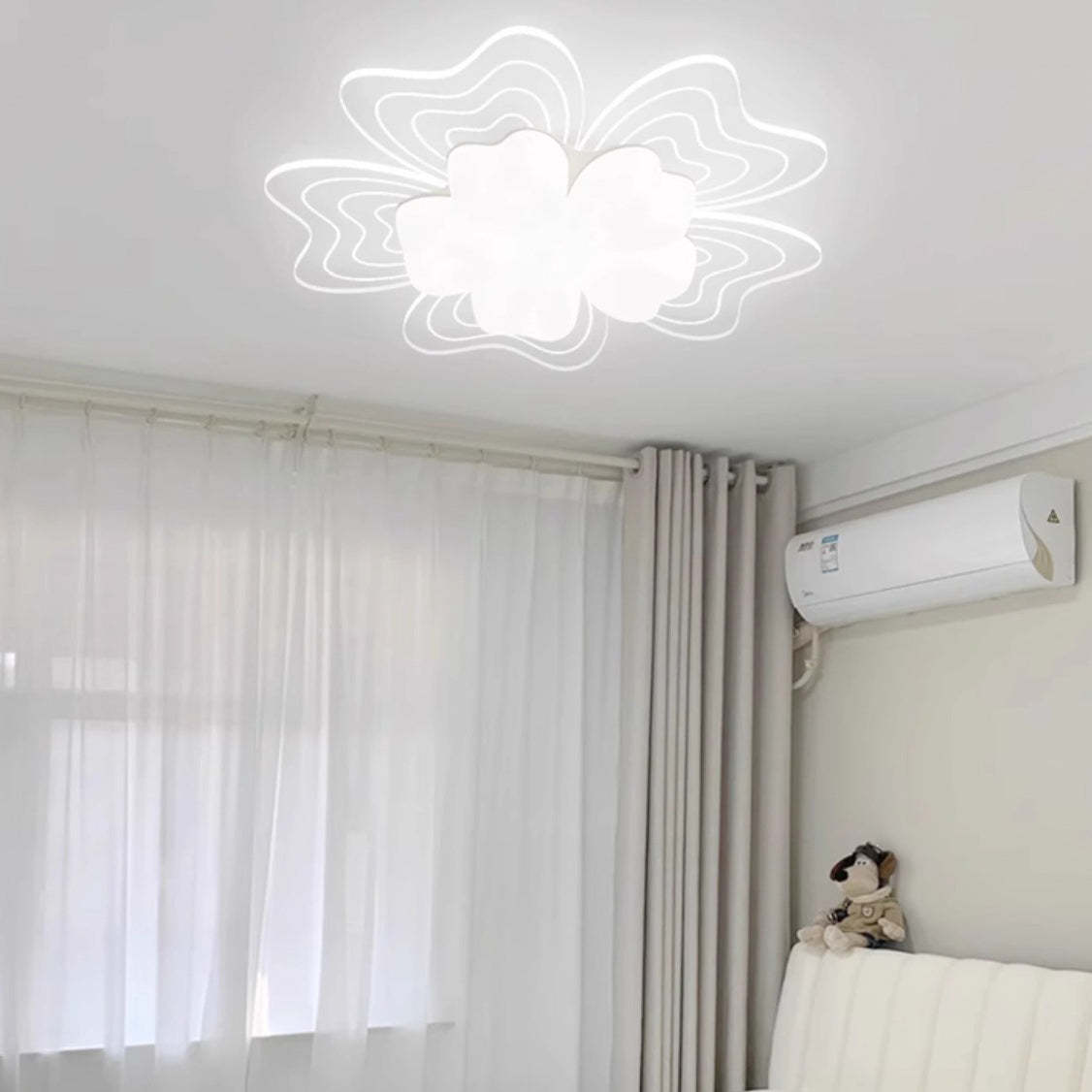 Modern Flower Metal Acrylic LED Semi-Flush Ceiling Light