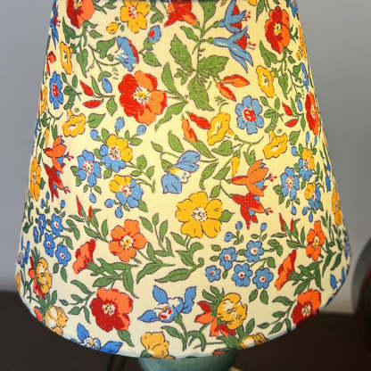 French Fabric Ceramic Alloy Cylinder Flower Table Lamp