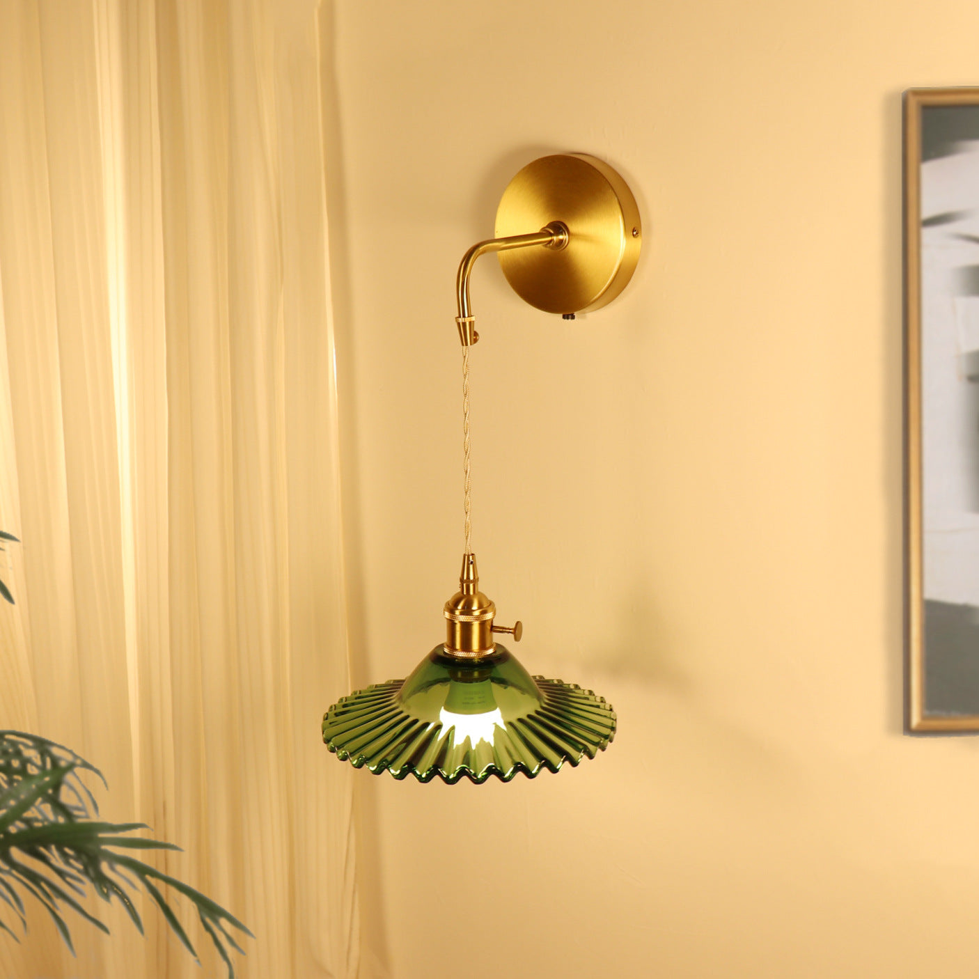 Retro Rechargeable Brass Glass Scalloped Wall Sconce
