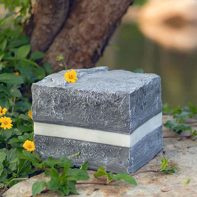 Solar Resin Glass Fiber Faux Stone Stripe Cube Light