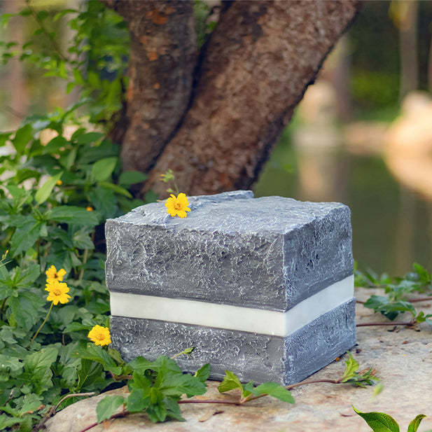 Solar Resin Glass Fiber Faux Stone Stripe Cube Light