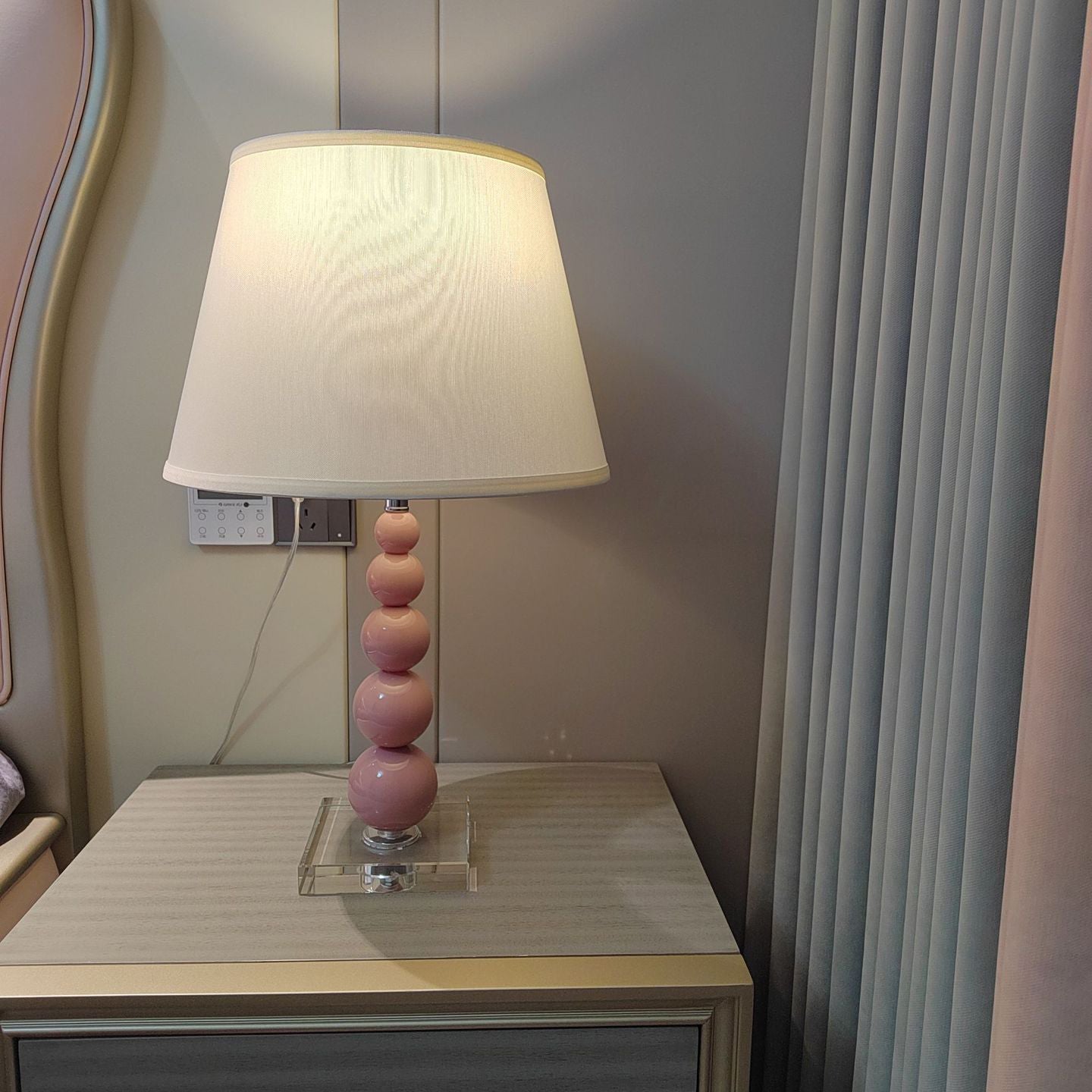 Modern Crystal Pink Beaded Table Lamp