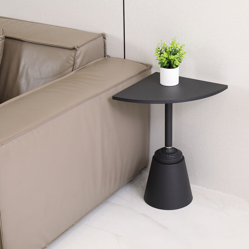 Minimalist Steel Triangular Fan-Shaped End Table — Black