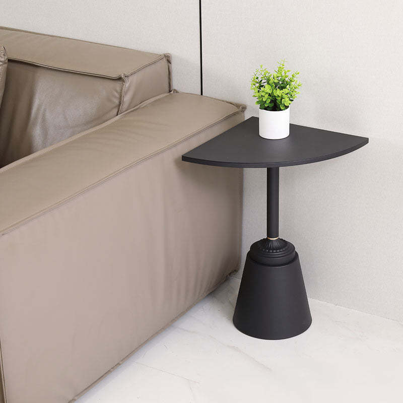 Minimalist Steel Triangular Fan-Shaped End Table — Black
