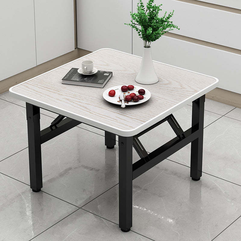 Minimalist Engineered Wood 4/6-Seat Table