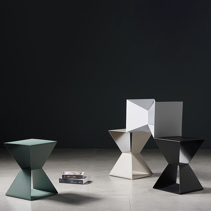 Nordic Geometric Steel End Table — Gray