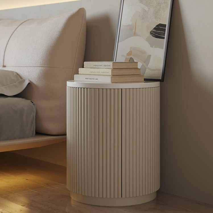 Minimalist Solid Wood 1-Cabinet Nightstand