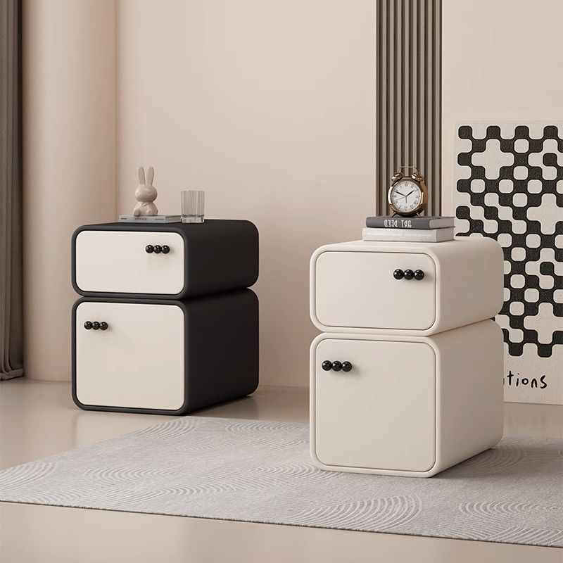 Scandinavian Solid Wood 2-Drawer Nightstand