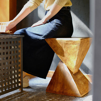 Retro Magnesium Oxide Wood Grain Triangle End Table