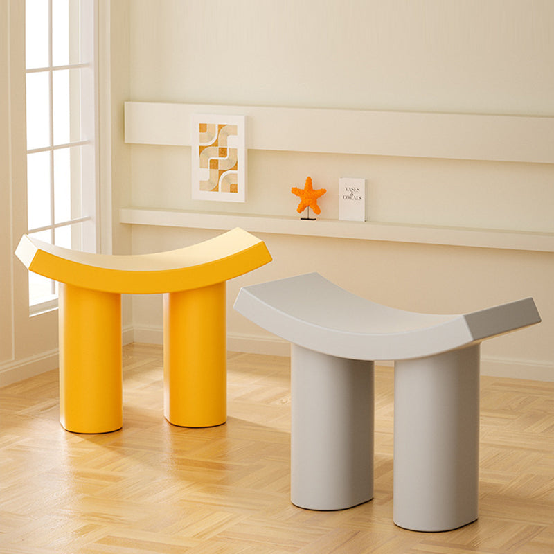 Nordic Plastic Curved Cylinder Low Stool for Entryway