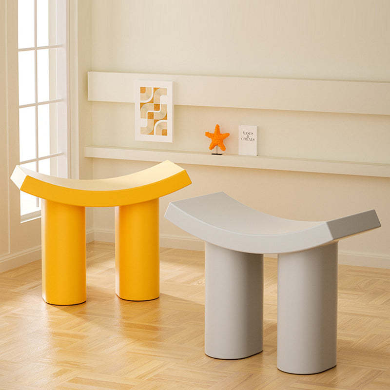 Nordic Plastic Curved Cylinder Low Stool for Entryway